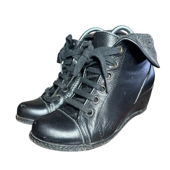 Eric Michael Black Leather Wedge Booties Size 37 US 6.5 - Picture 5 of 10